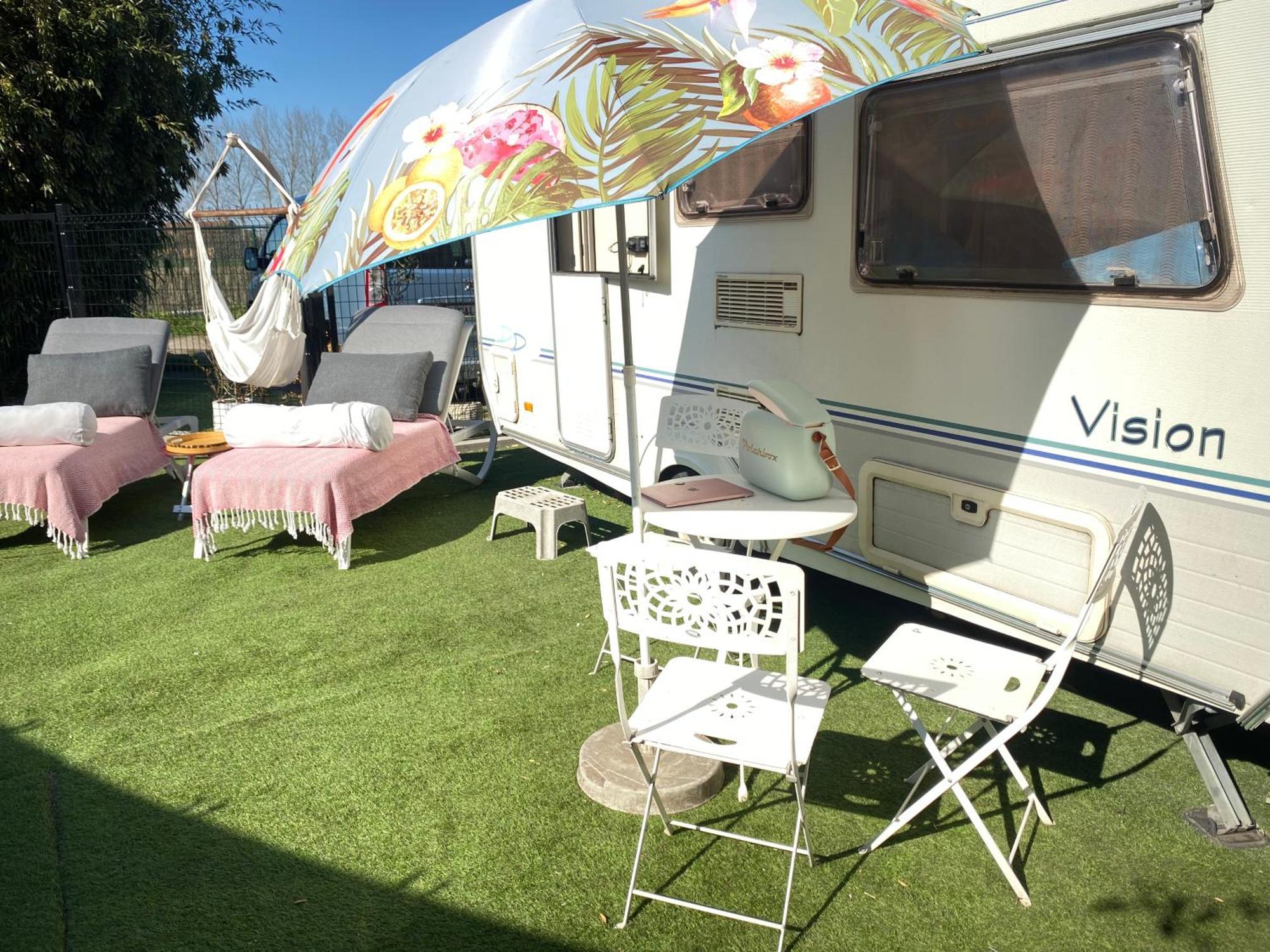 Gardencaravan Near Ghent In Green Area Dış mekan fotoğraf